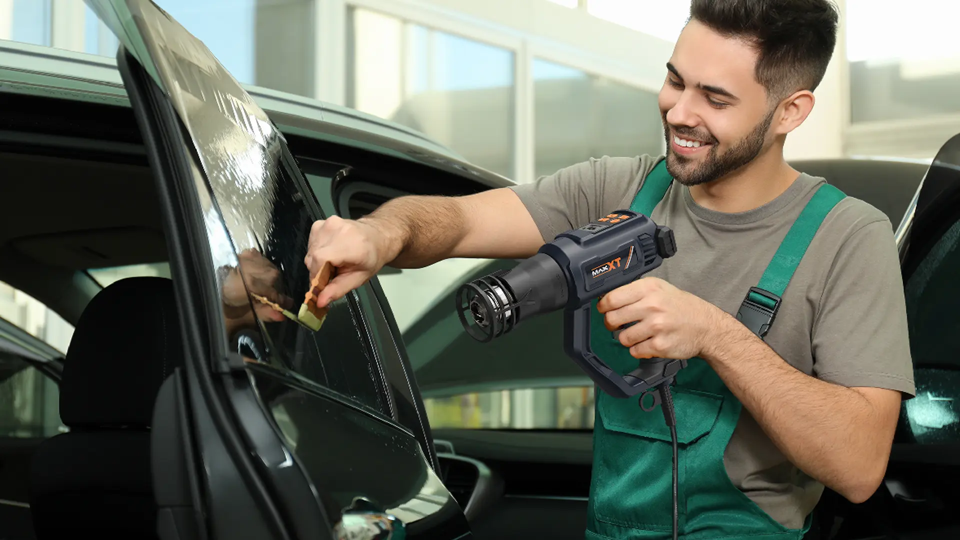 ما هي درجة الحرارة المناسبة لمسدس الهواء الساخن لتغليف الفينيل؟
